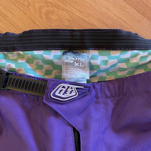 TLD Troy Lee Designs Moto short XL-fits like a large - Picture 2 of 3